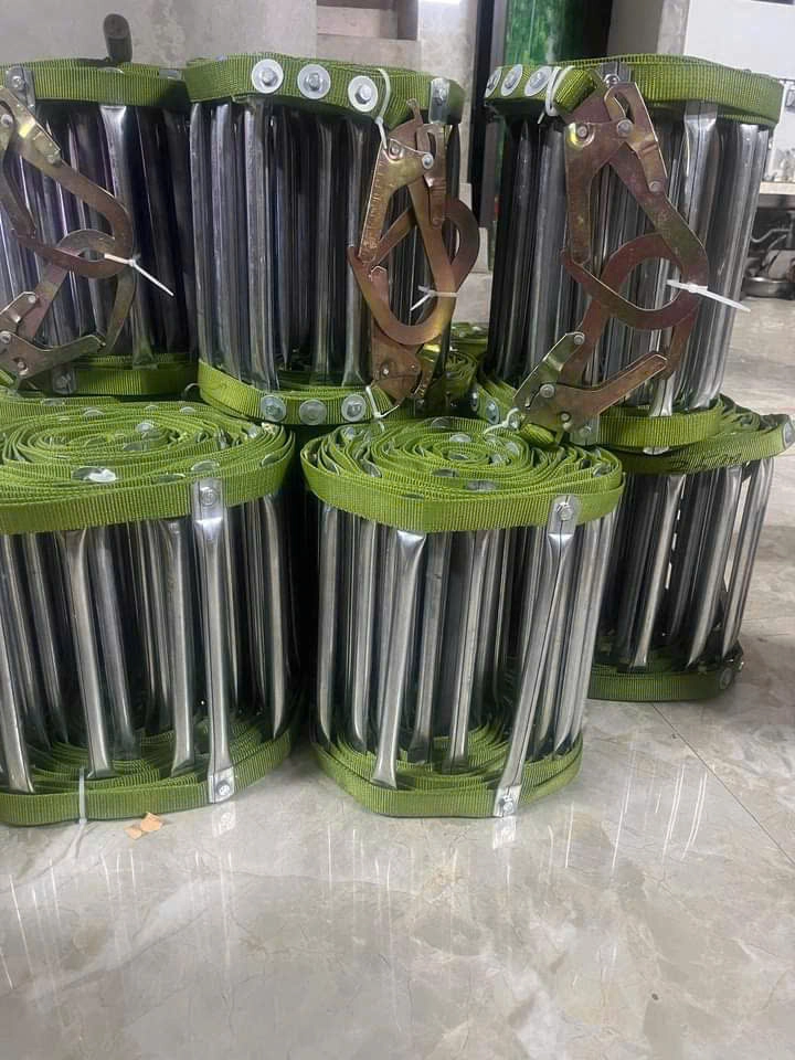 Thang dây thoát hiểm