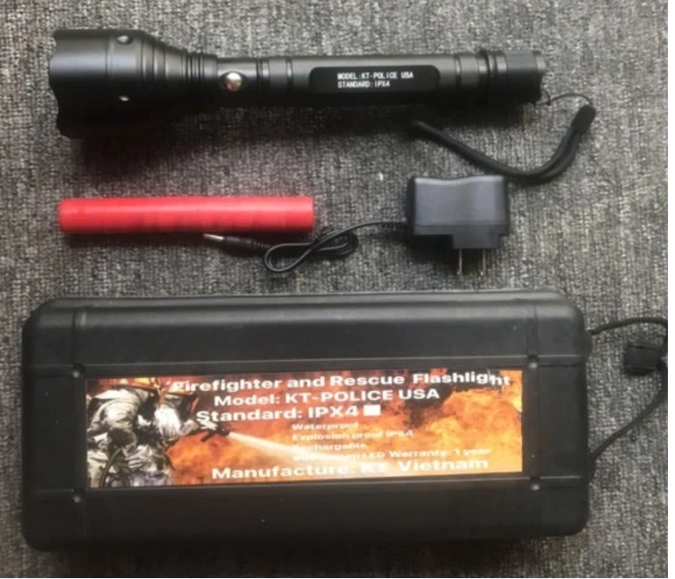 Đèn pin tiêu chuẩn IPX4