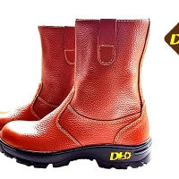 DH-GROUP Ủng Vàng, Đen